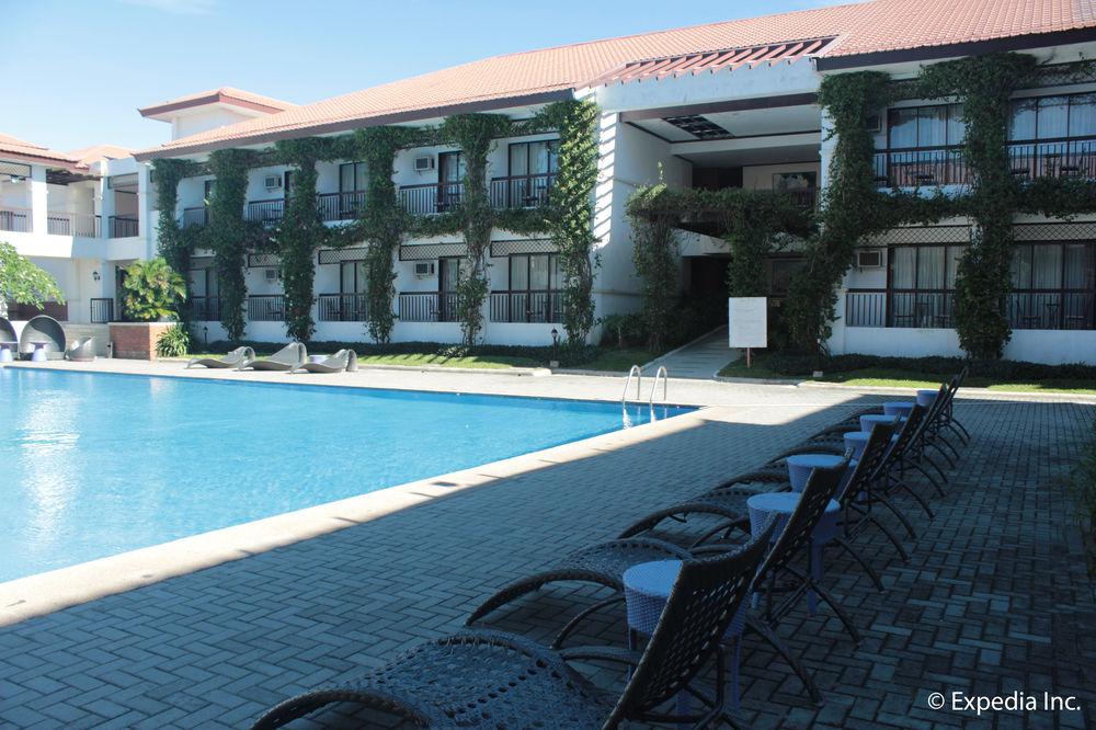 Ilocos Norte Hotel & Convention Center Laoag Exterior foto