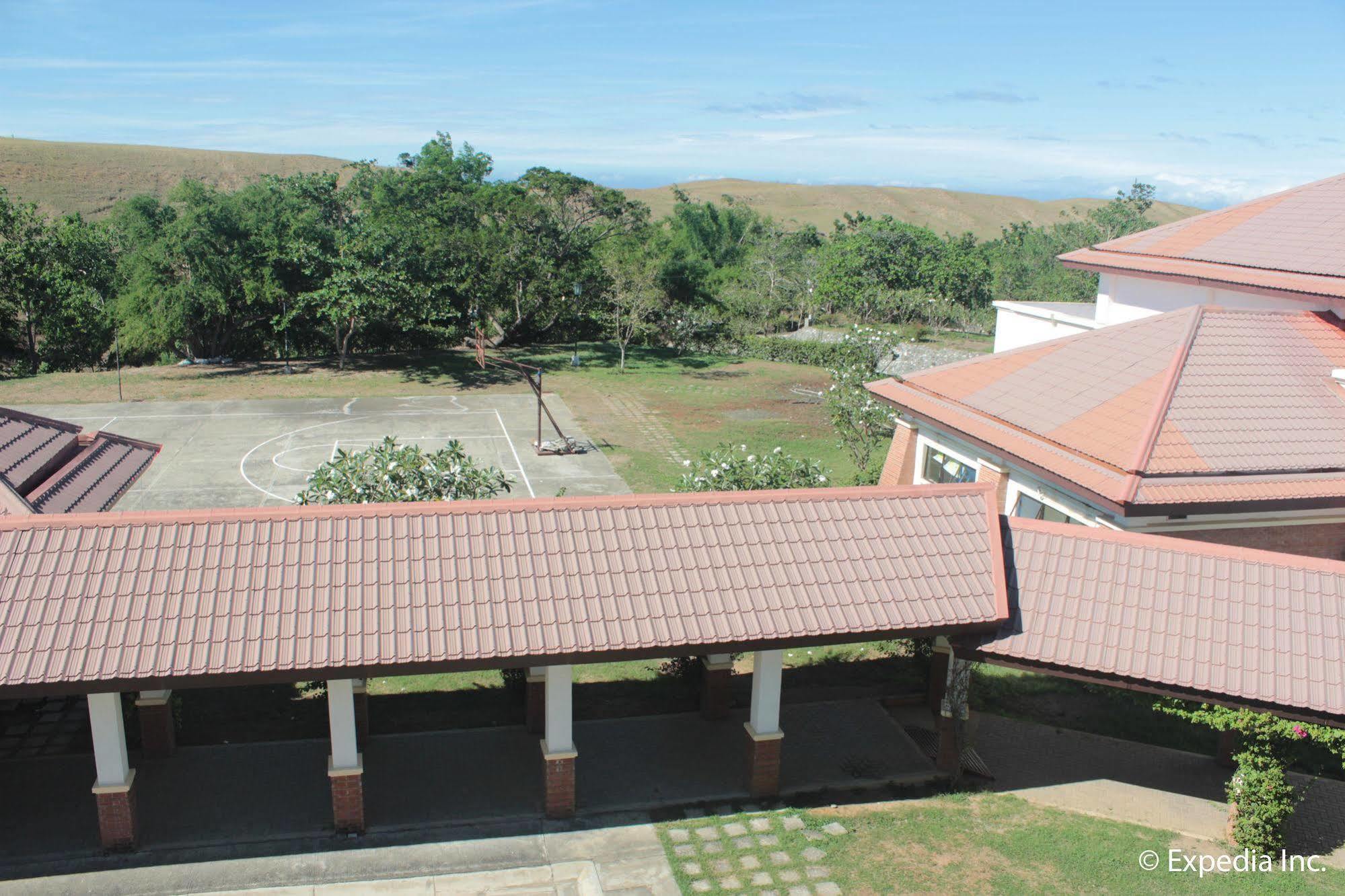 Ilocos Norte Hotel & Convention Center Laoag Exterior foto