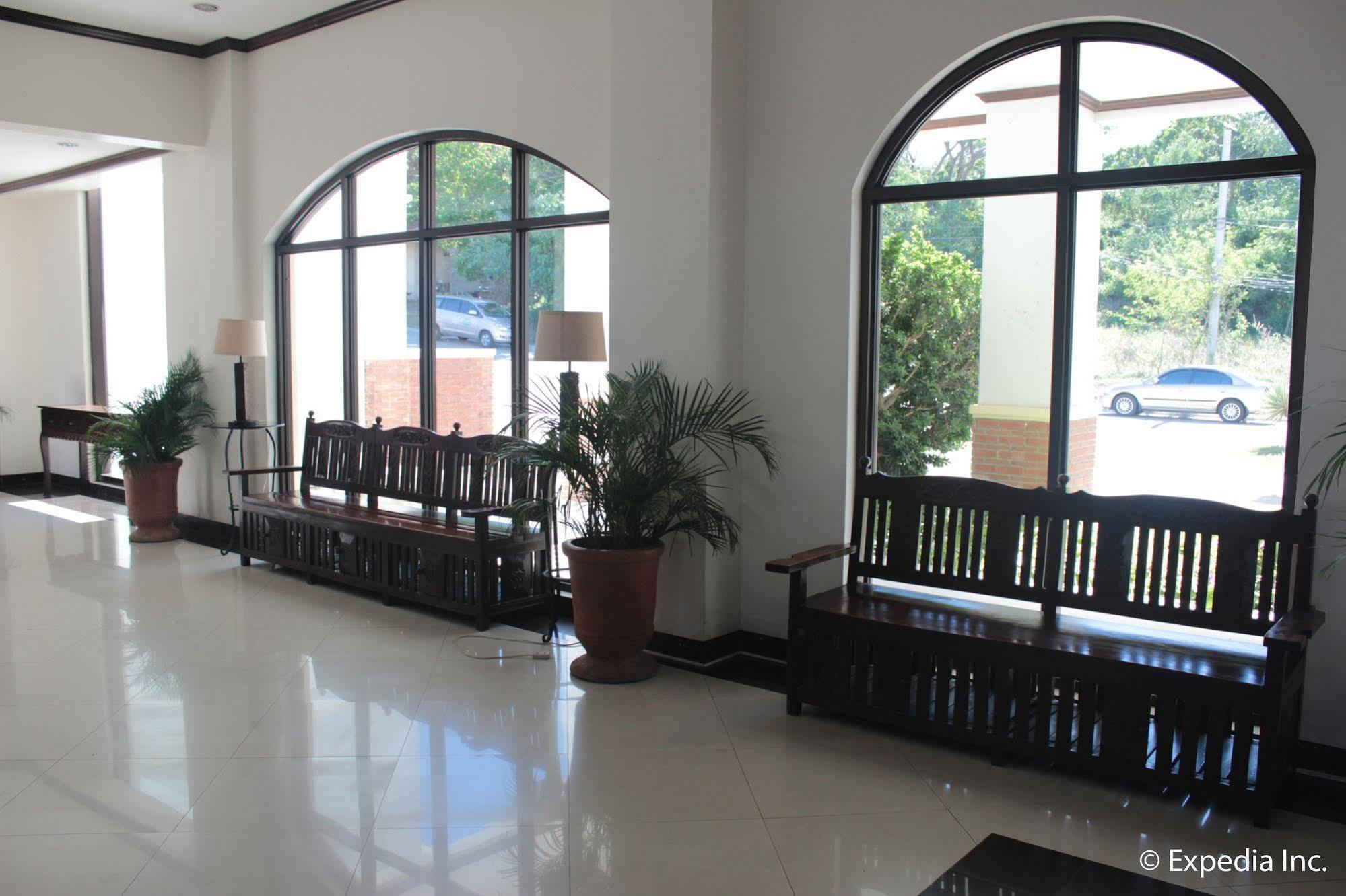 Ilocos Norte Hotel & Convention Center Laoag Exterior foto